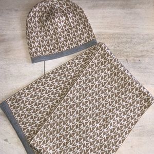 Michael Kors | Logo Knit Beanie & Scarf Set